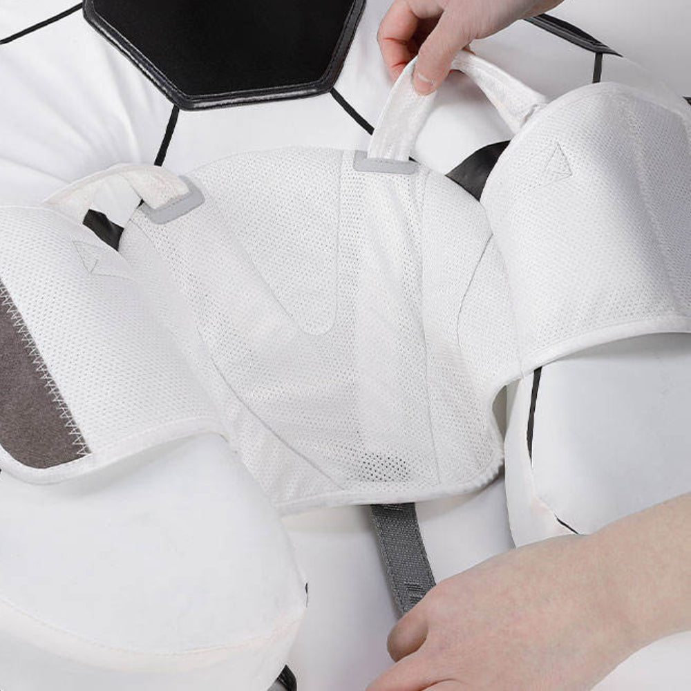 Demonstrating the quick-clip and easy-to-use safety design of the Mambobaby™ Soccer Float for holiday travel.